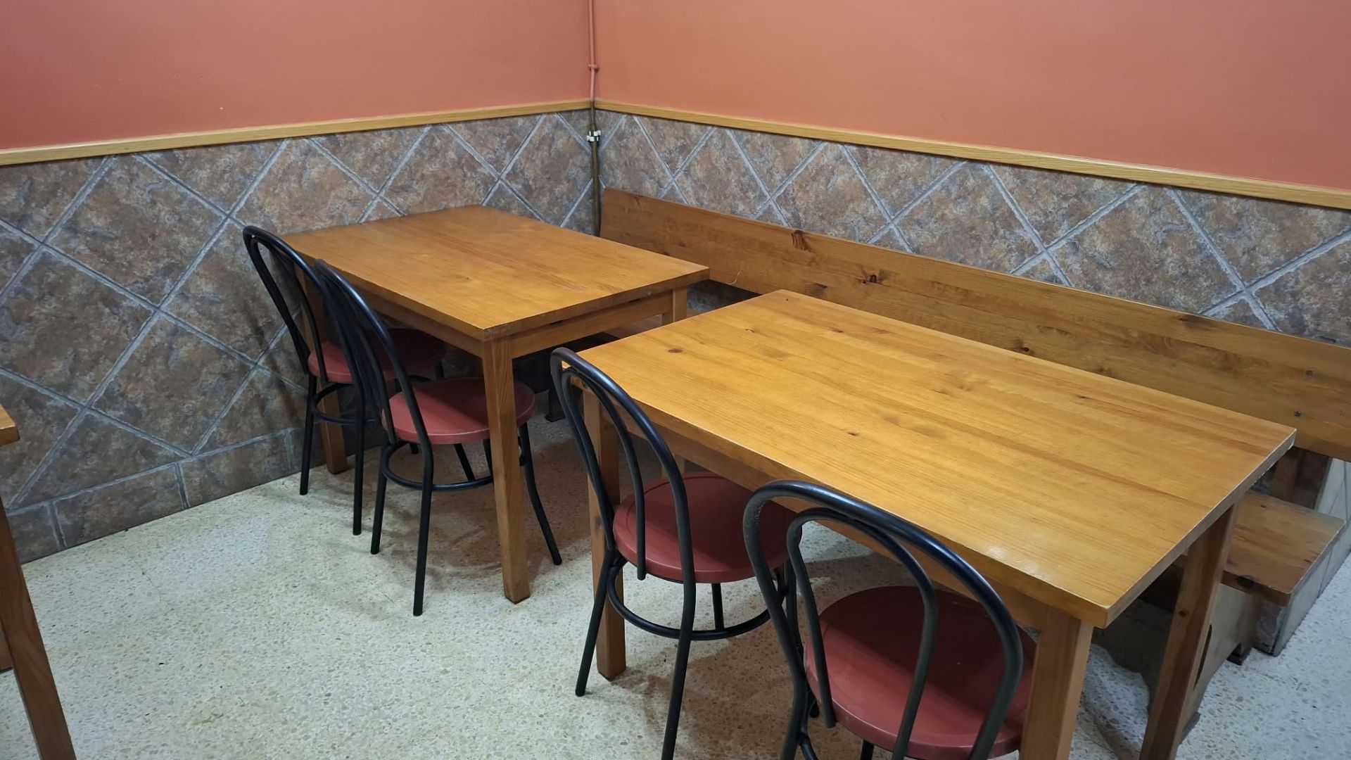 locales-comerciales en cervello ·  98000€