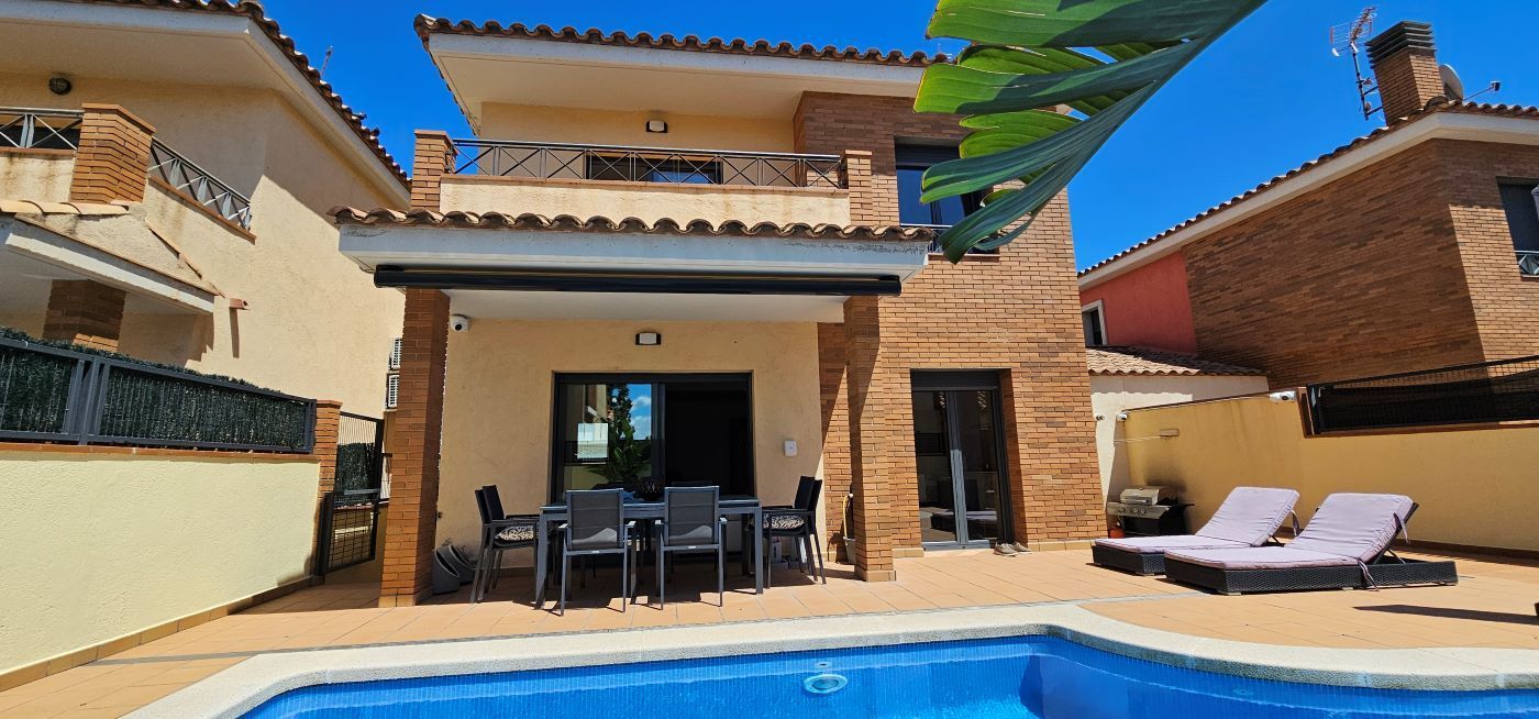 casas--chalets en empuriabrava · puigmal-mas-nou 490000€