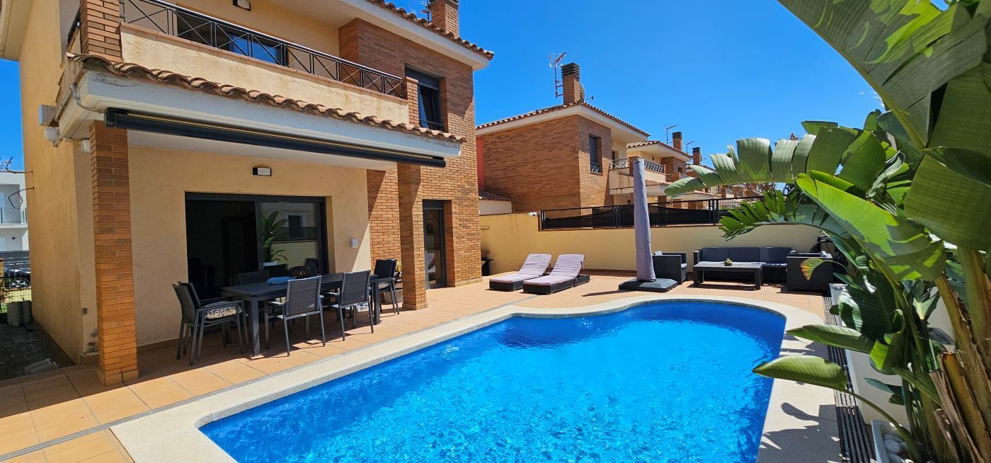 casas--chalets en empuriabrava · puigmal-mas-nou 490000€