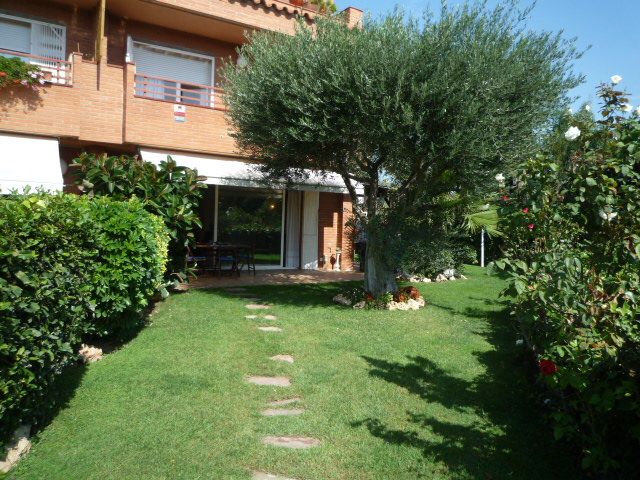 Дом из ряда жилого комплекса в Sant Andreu de Llavaneres, can sants, продажа