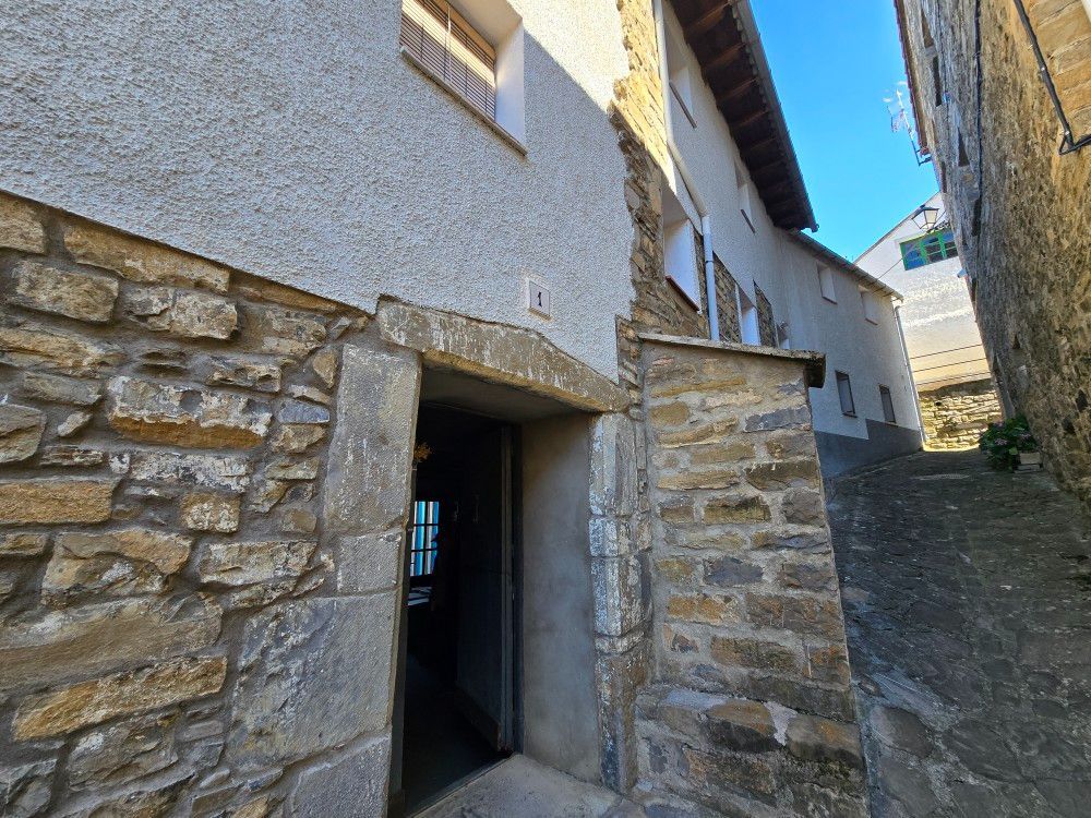 Casa de pueblo en Jasa, venta