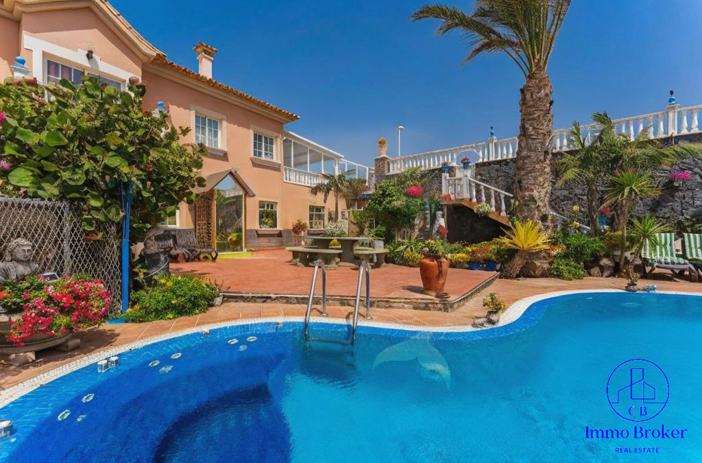 Вилла в Granadilla de Abona, El Médano, продажа