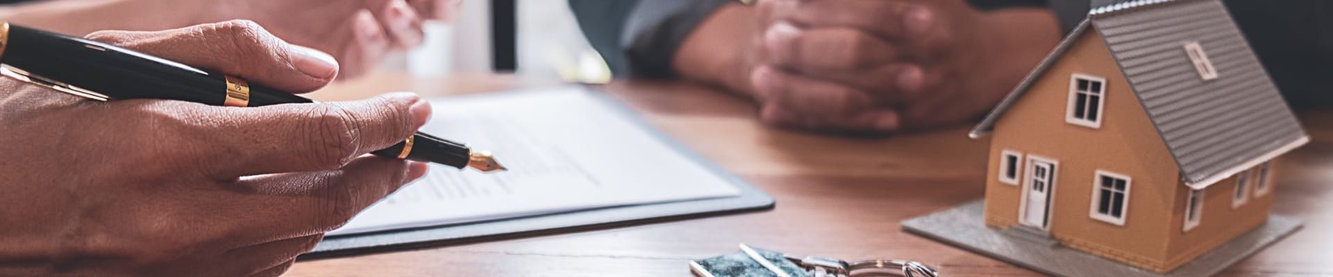 Guía Definitiva: ¿Quién Paga Qué? Gastos de Comprar y Vender una Casa