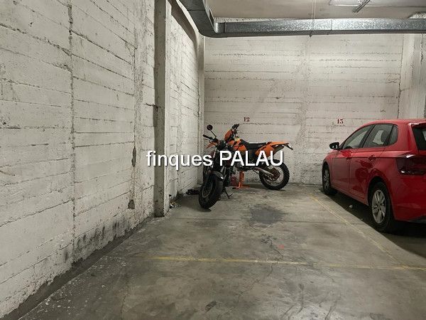 Гараж в Sant Just Desvern, аренда