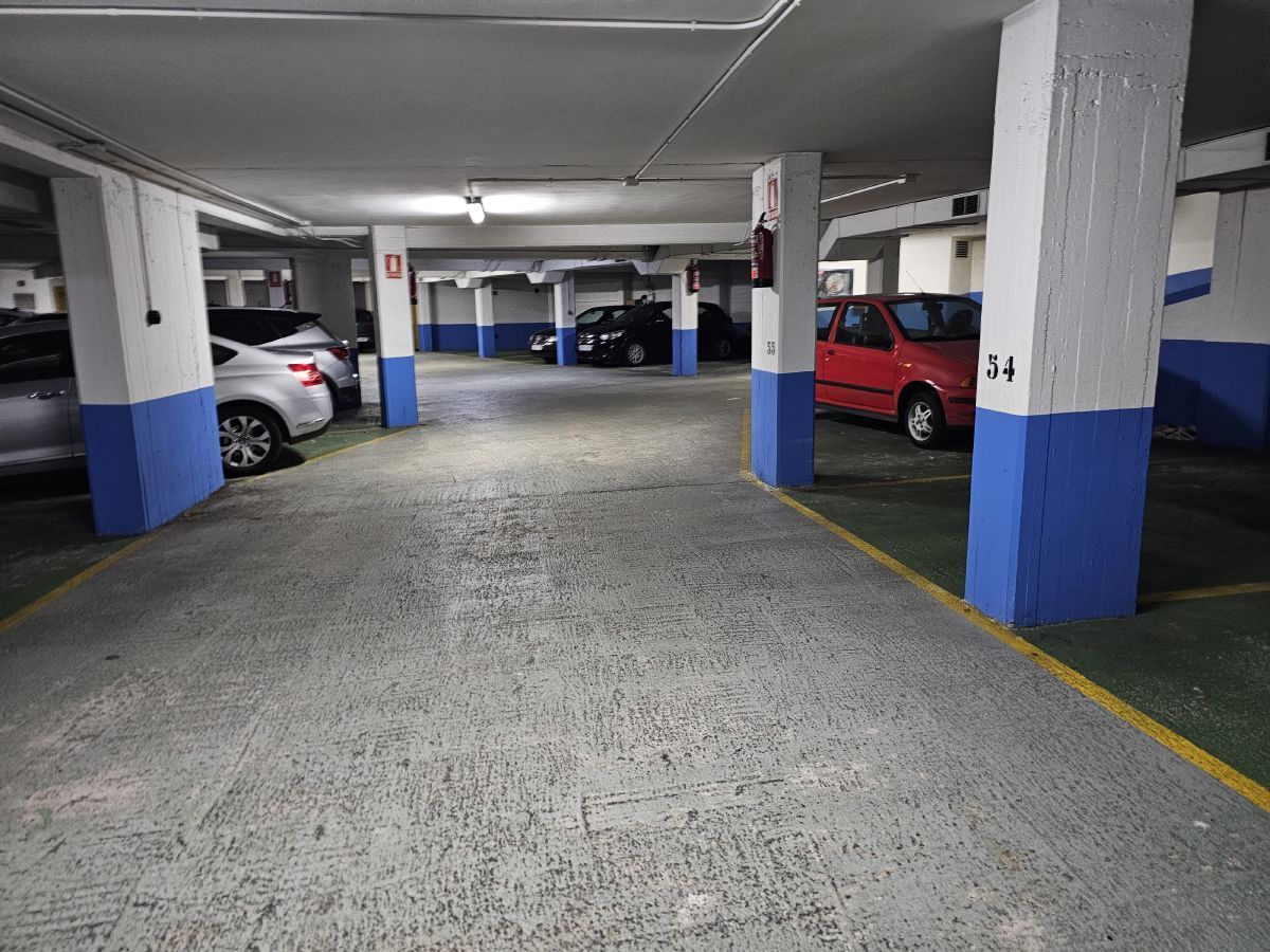 garaje en a-coruna · a-coruna-capital---riazor---los-rosales 80€