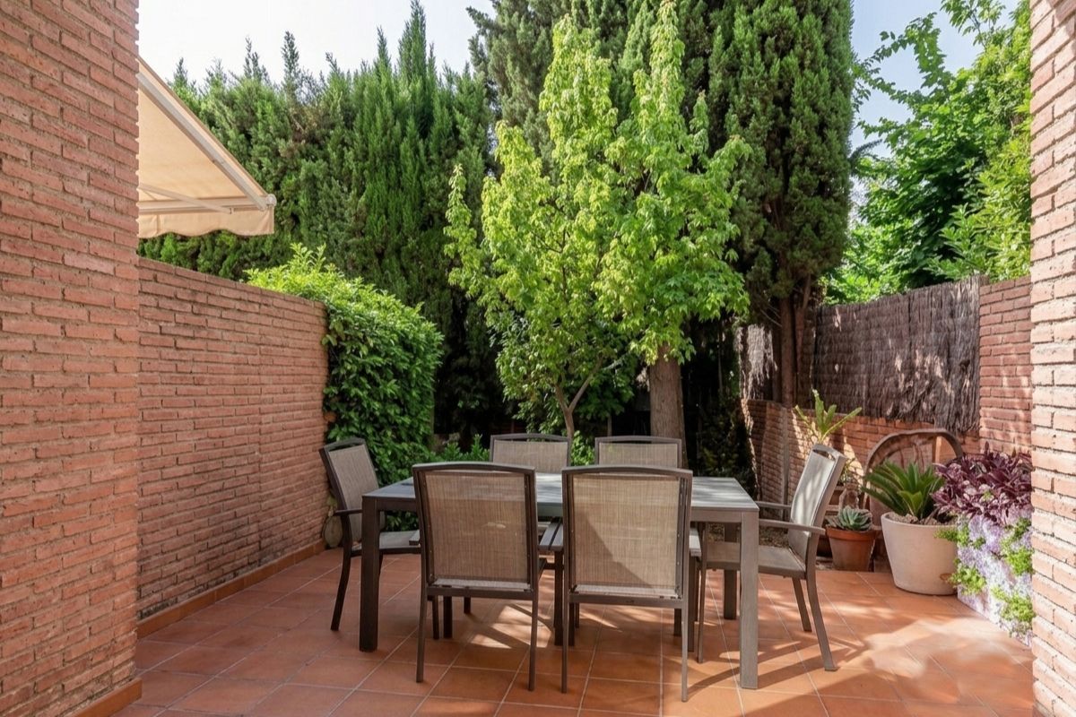 Casa adosada en Rocafort, venta