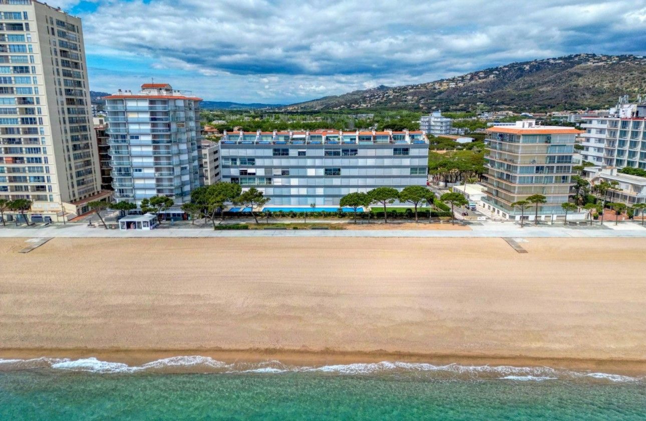 APARTAMENTOS NEREIDES - PRIMERA LINEA DE MAR - PLAYA DE ARO