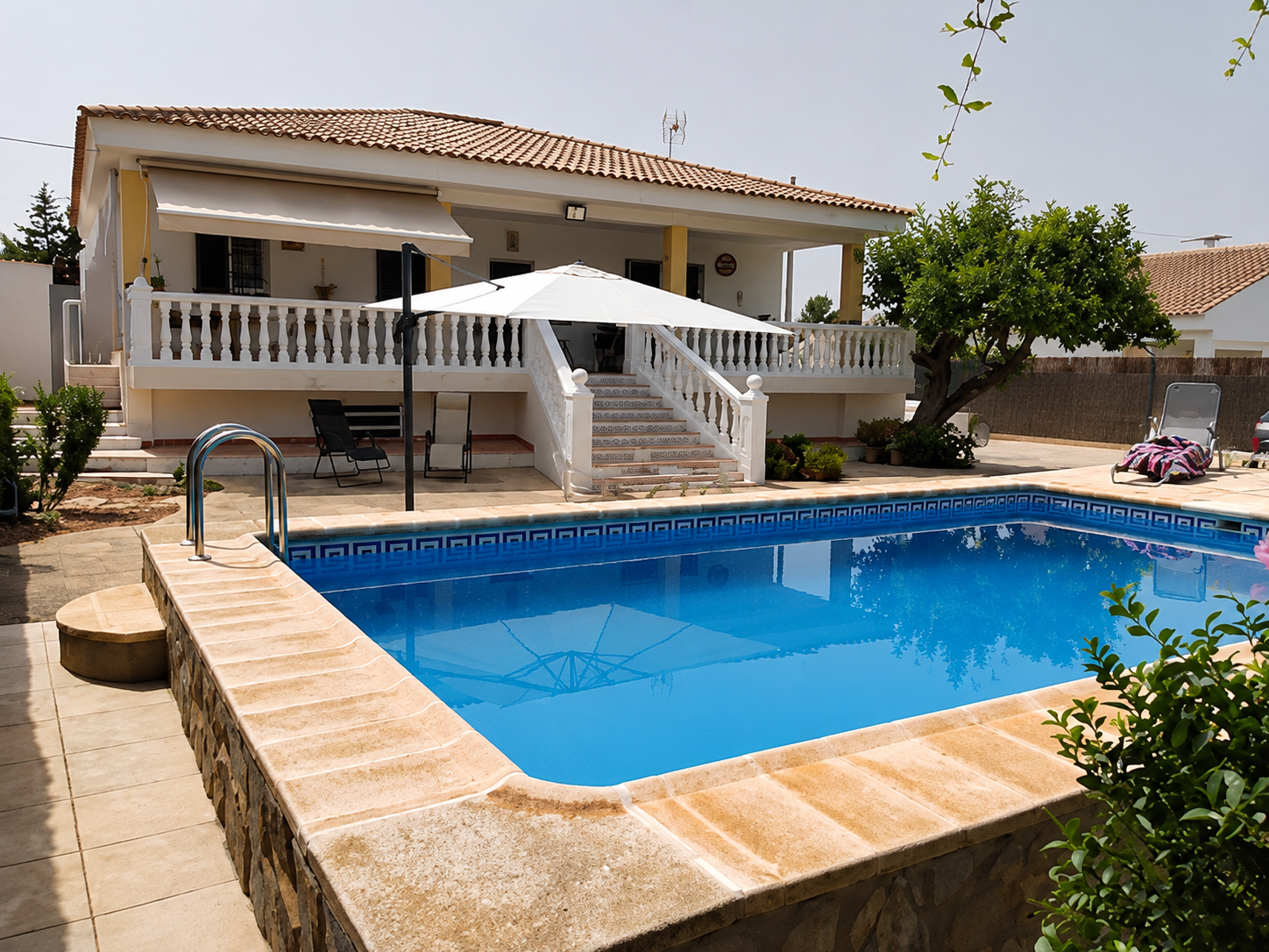 Villa in Montroy, for sale