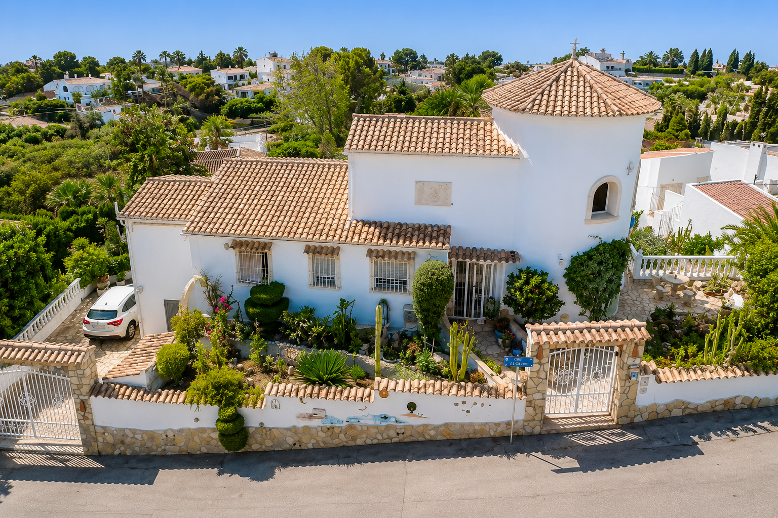 Mediterrane villa met zeezicht, zwembad en aparte gastenverblijven nabij Cala Baladrar