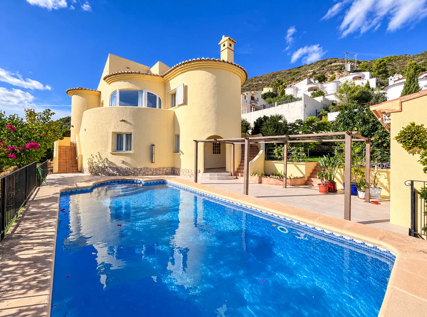 Villa in Jalón, for rent