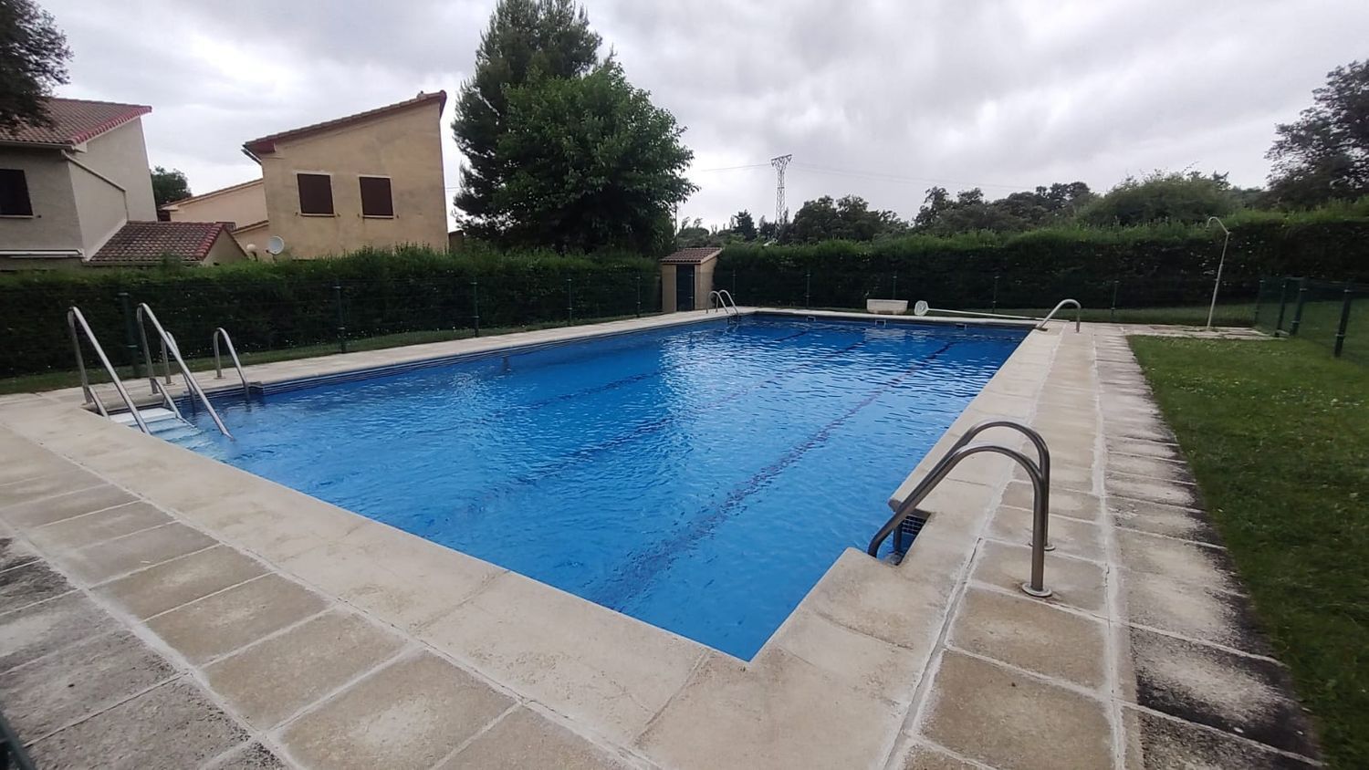 Casa adosada en El Espinar, venta