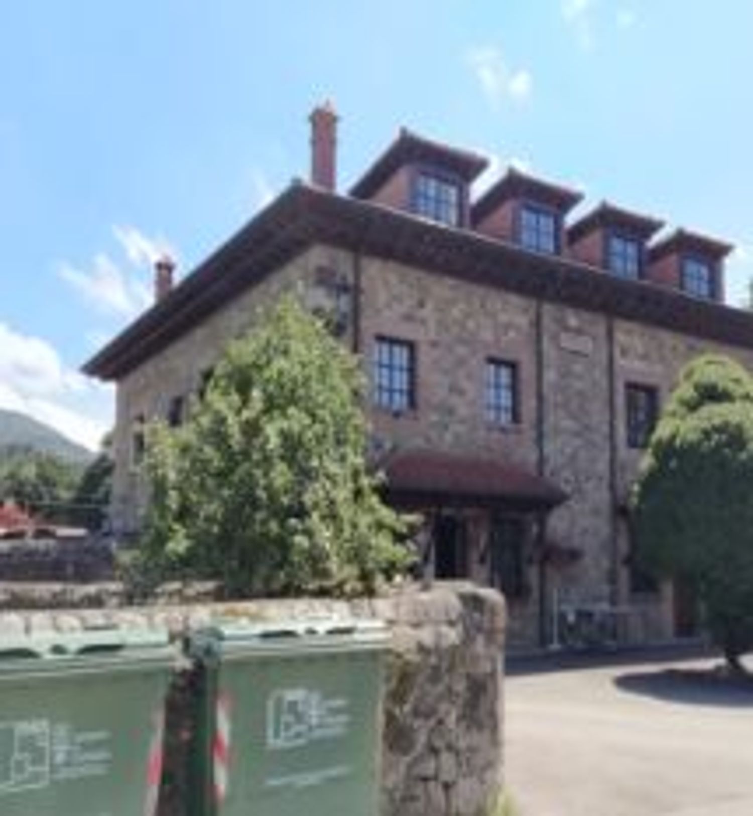 Casa adosada en Cabezón de la Sal, venta