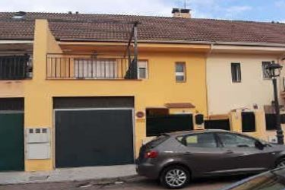 Вилла в Yuncler, продажа