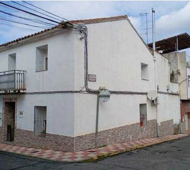 Villa in Almadén, for sale