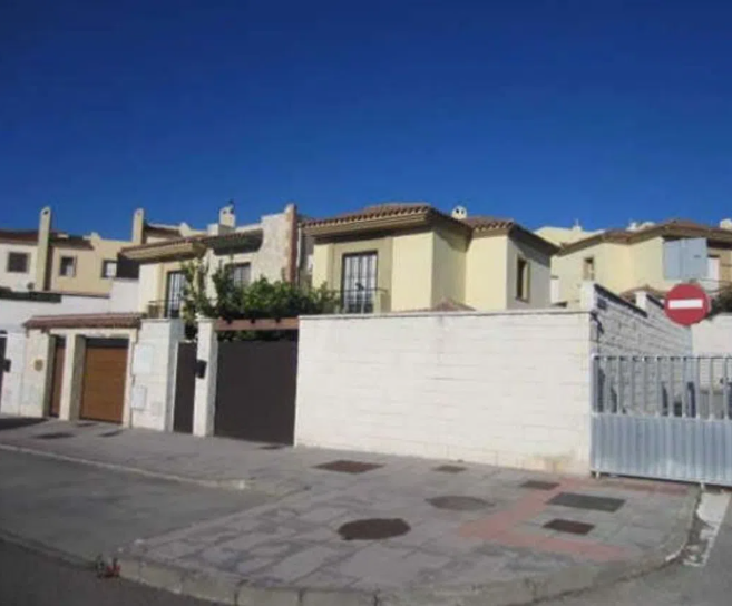 Casa adosada en Algeciras, venta