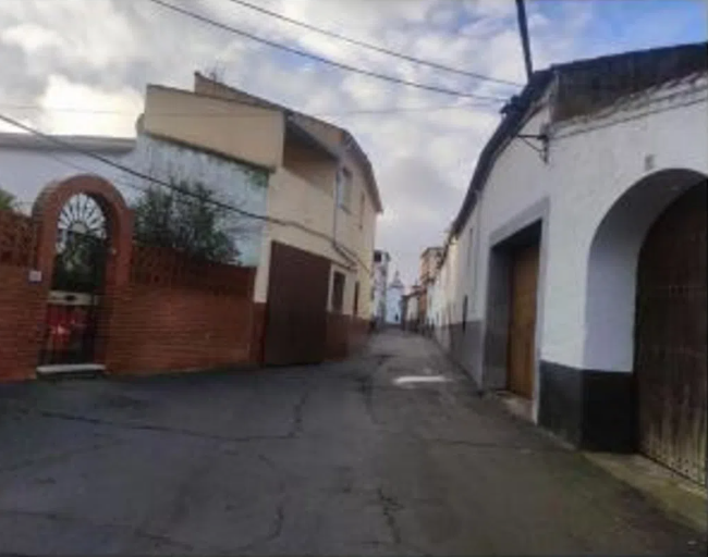 Villa i Valdefuentes, till salu 