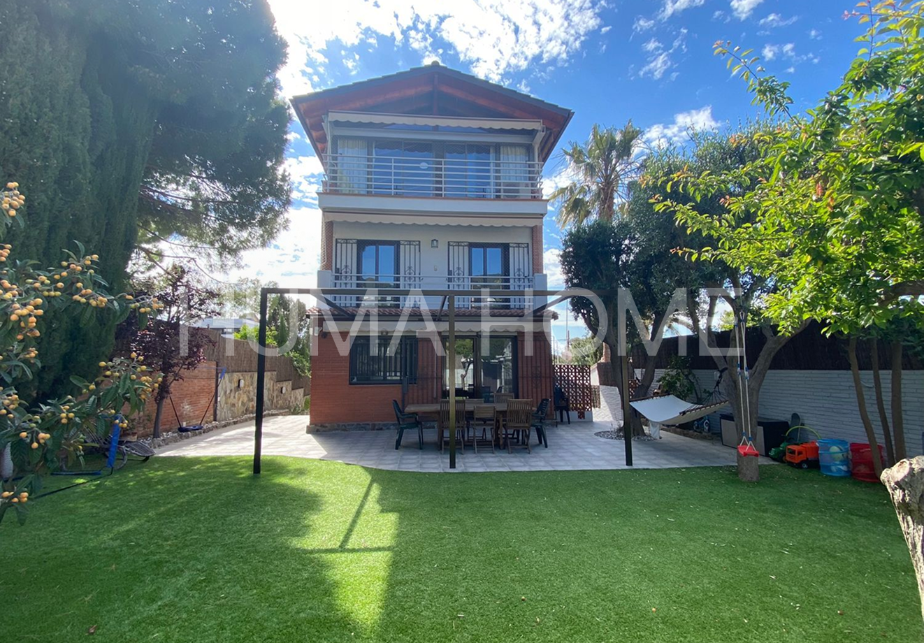 Villa à Castelldefels, vente