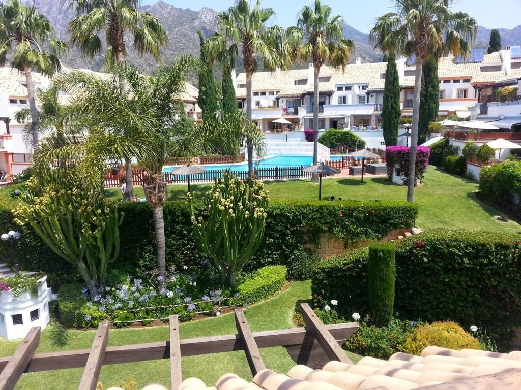 Terraced House in Marbella, Milla de Oro, for rent