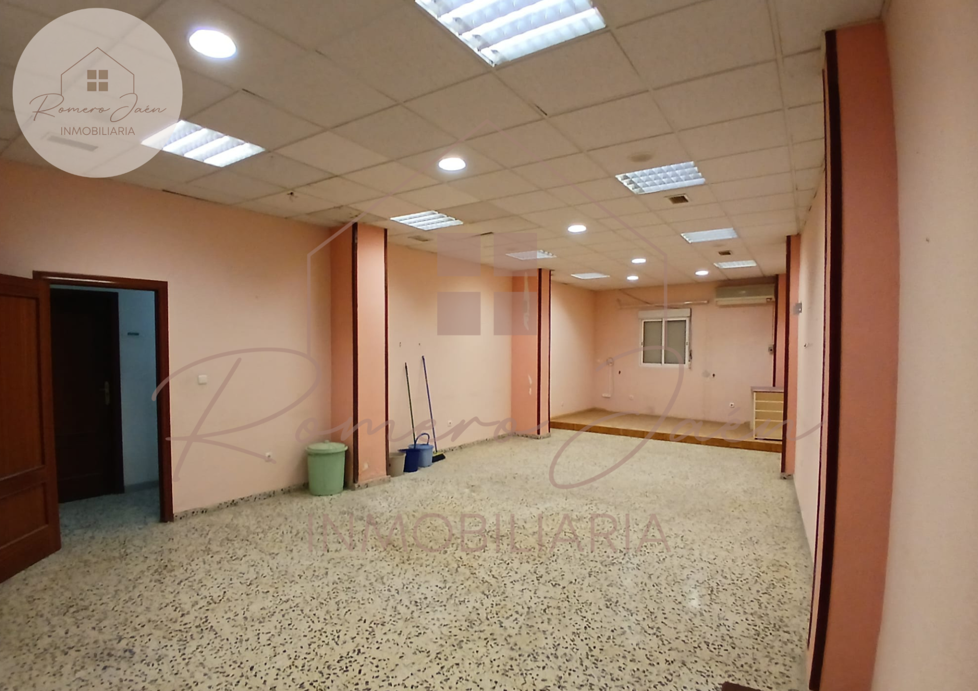 Local comercial en Jaén, venta