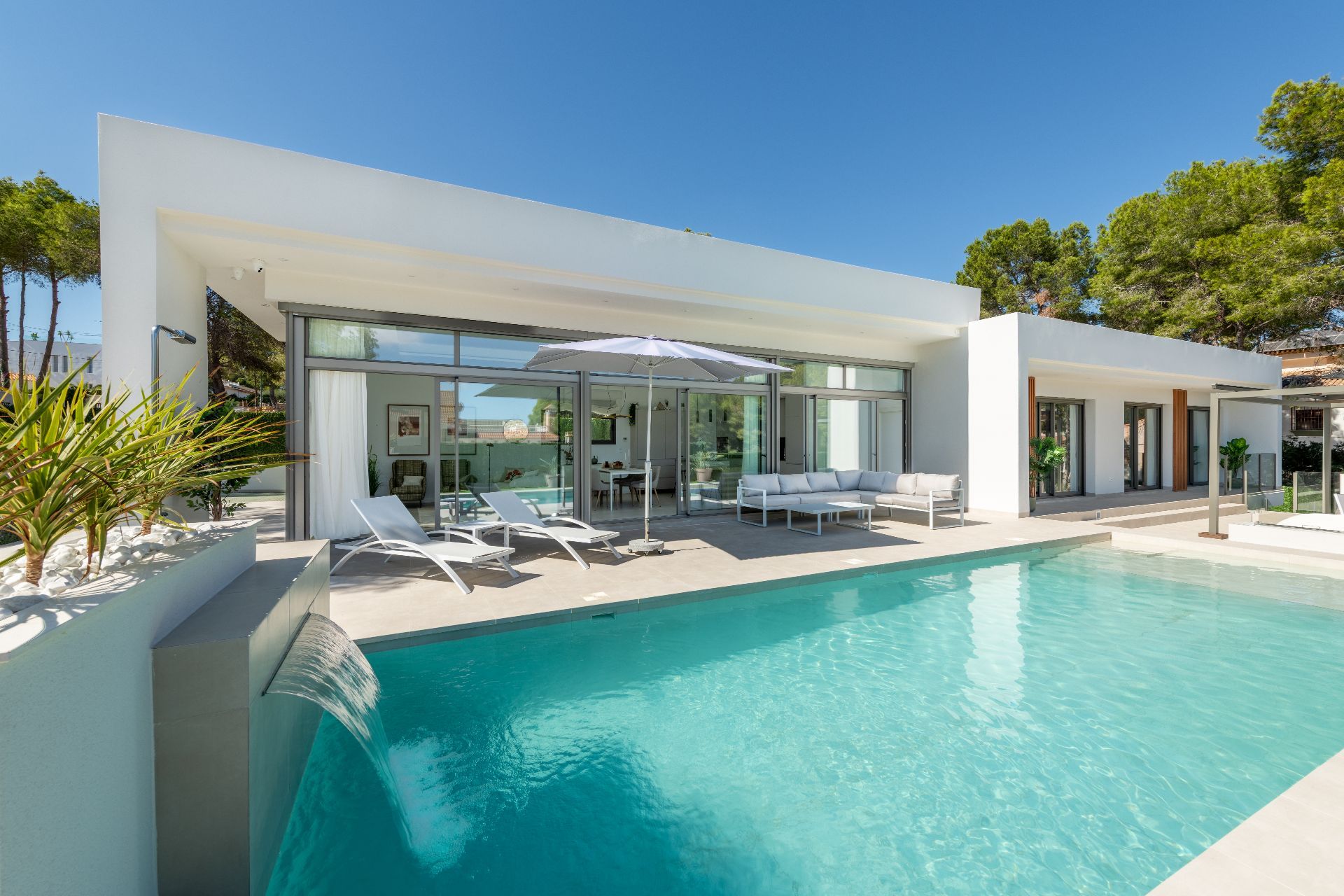 Вилла класса люкс в Alicante, продажа