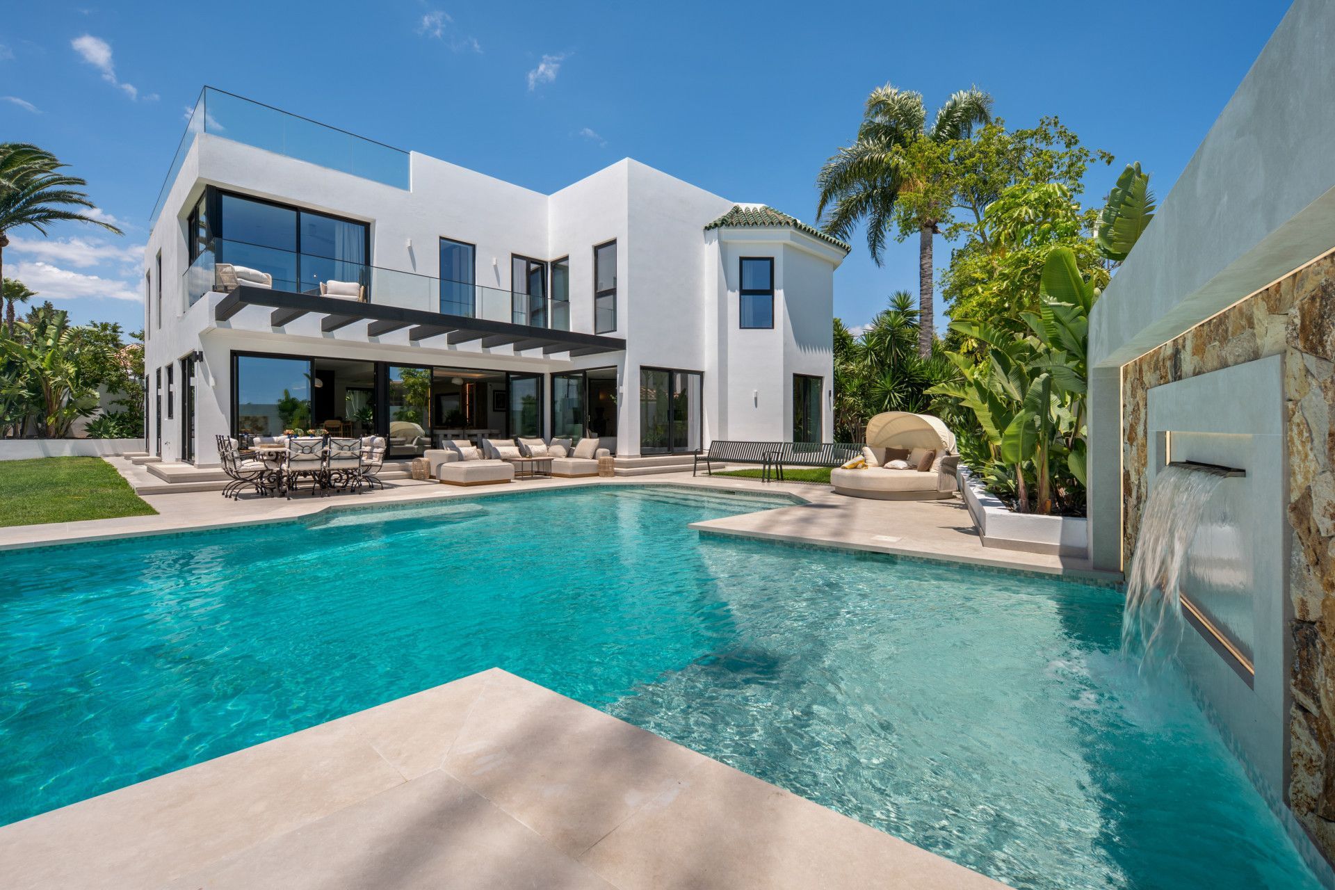 Villa in Estepona, New Golden Mile, for sale