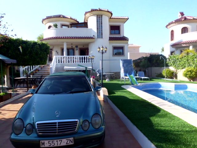 Villa in San Fulgencio, La Marina Urbanisation, holiday rentals