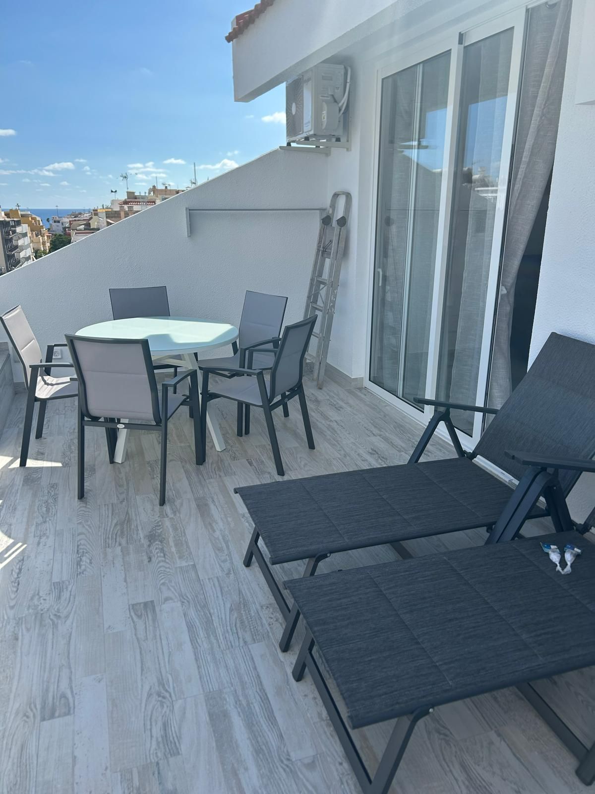Kattohuoneisto sijainti Los Cristianos, LOS CRISTIANOS, vuokraus