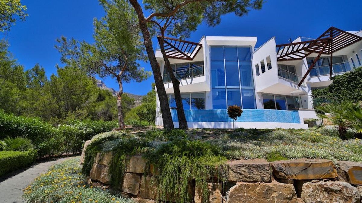 Terraced House in Marbella, Sierra Blanca, for sale