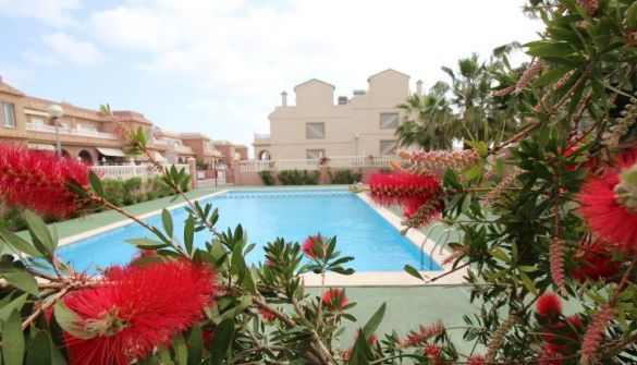 Apartamento tipo duplex em Gran Alacant, Monte y Mar Zona Baja Gran Alacant, arrendamento