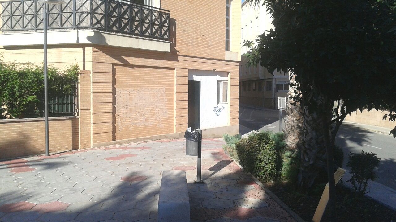Local comercial en Rocafort, alquiler