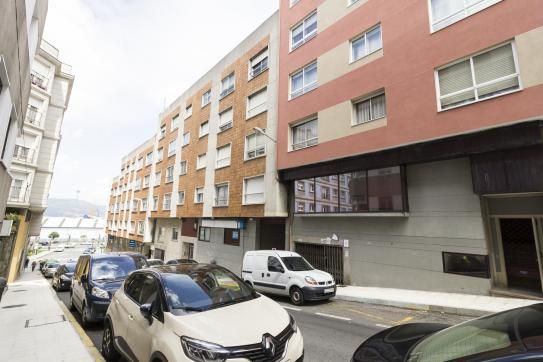 Local comercial en Marín, venta