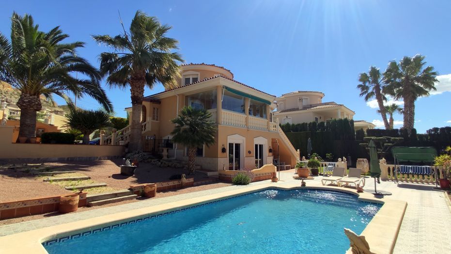 Villa in Muchamiel, for sale