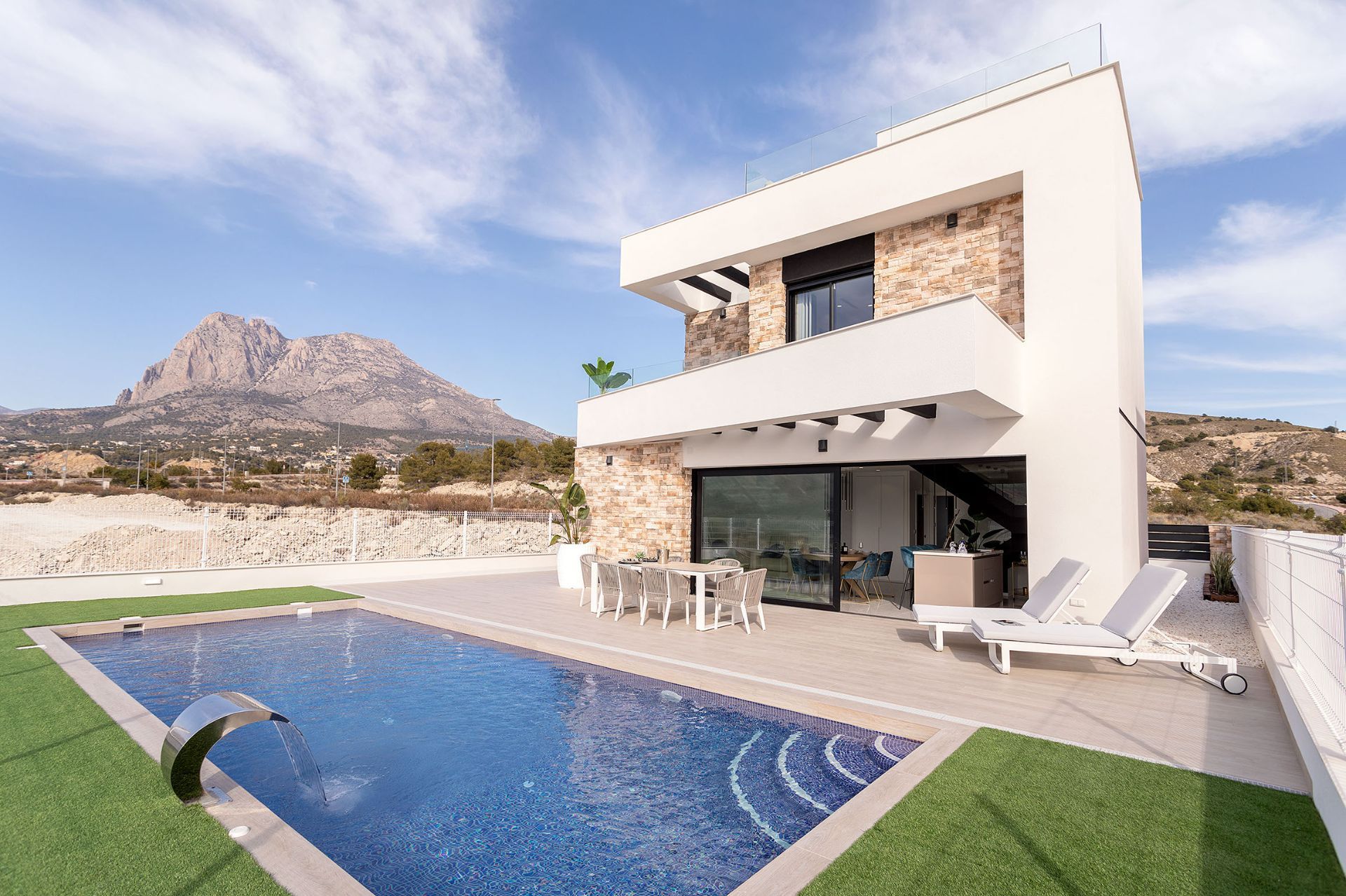 For sale Luxury Villa in Finestrat, Puig Campana Golf with Swimming Pool