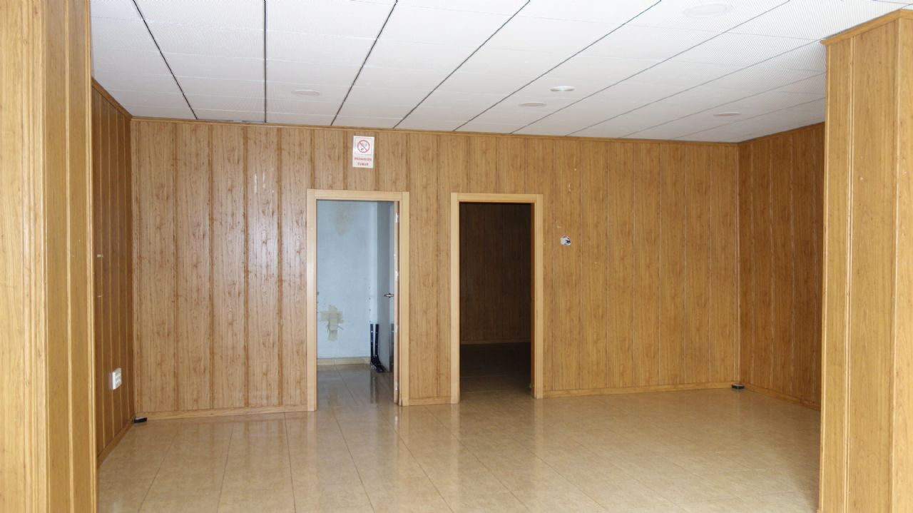 Local comercial en Motril, Calle Cruces, venta