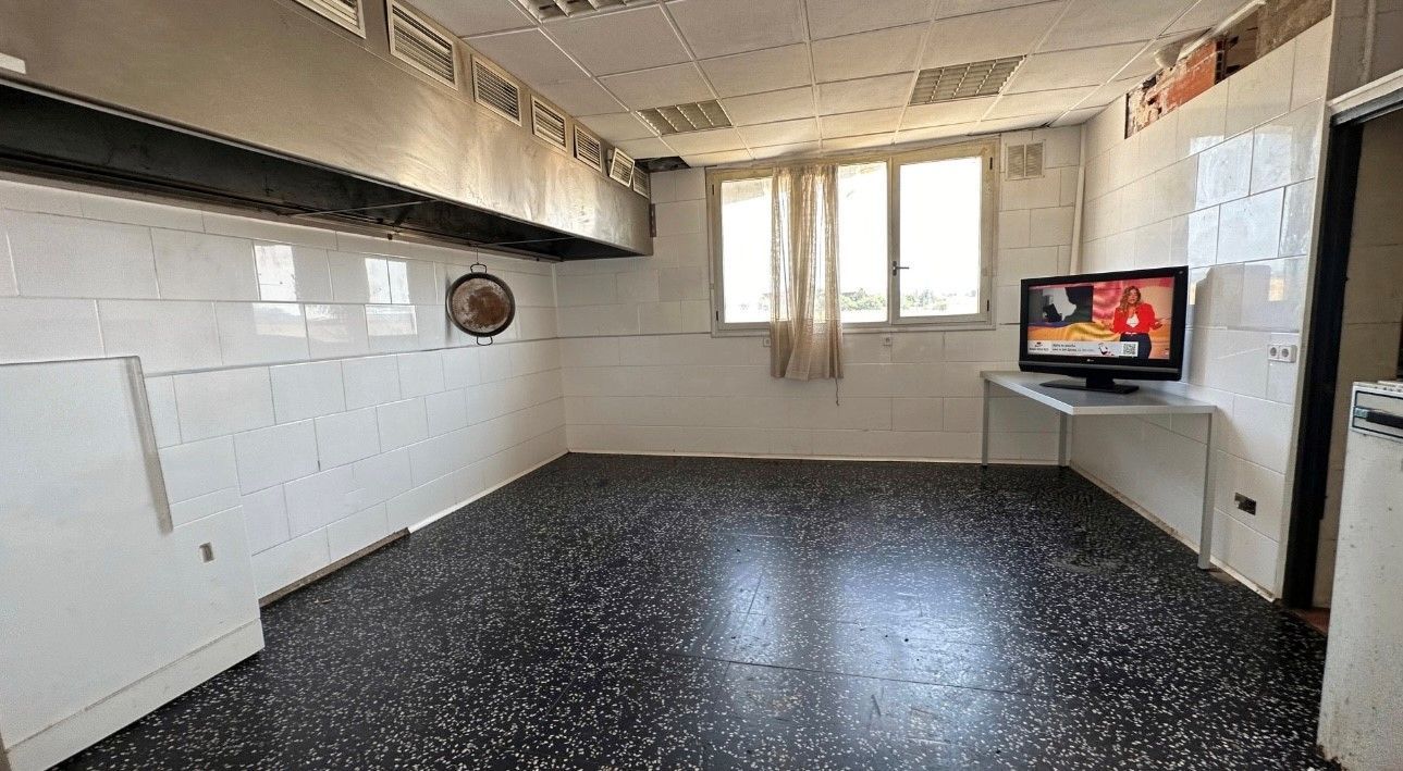 Edificio en venta en Vidreres