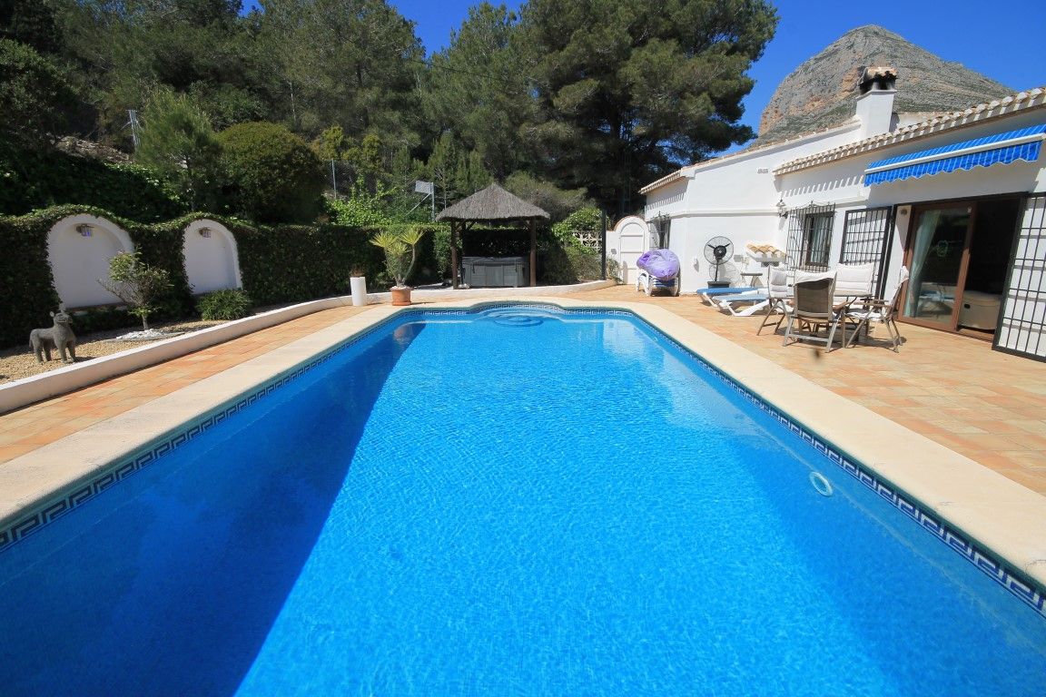 SPAIN LIFE EXCLUSIVE