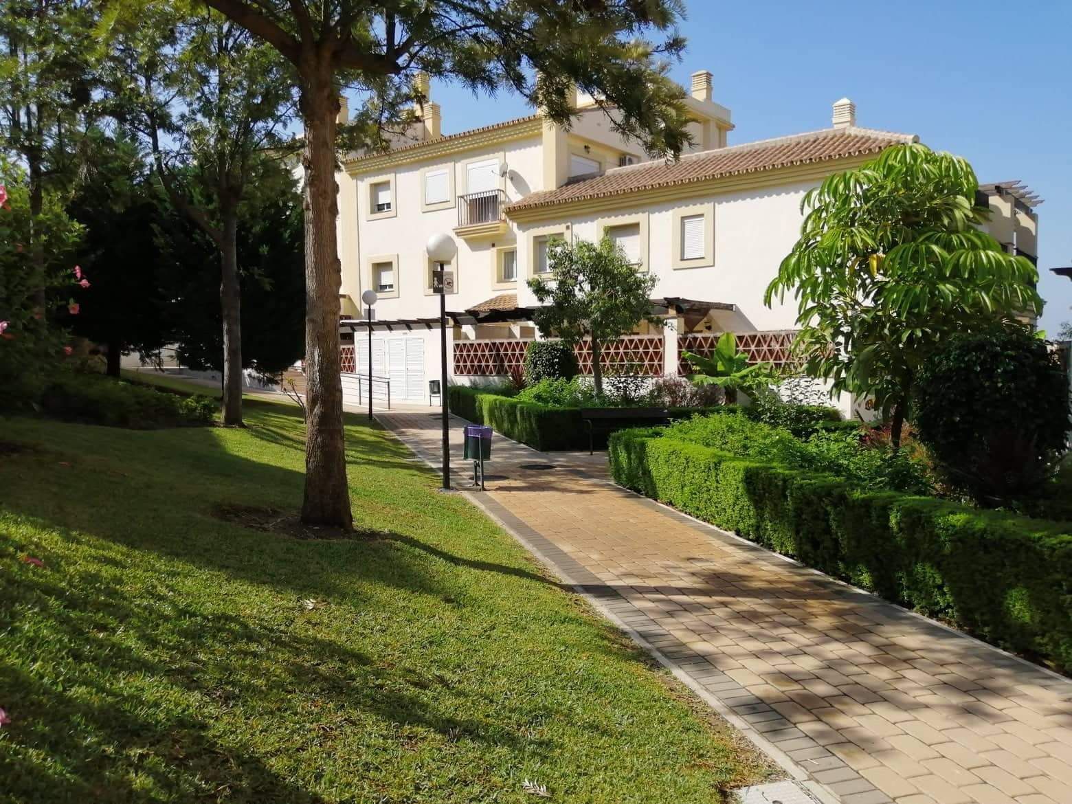 Apartment in Caleta de Vélez, for sale