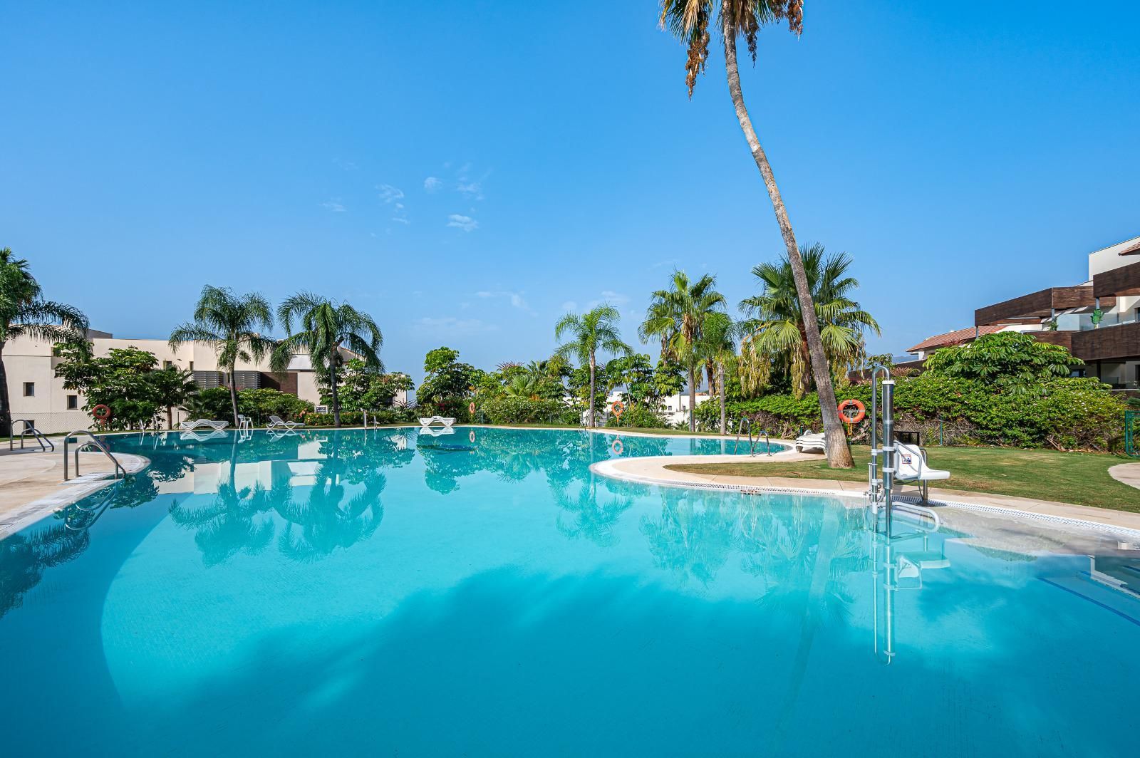 Apartamento en Benahavís, venta