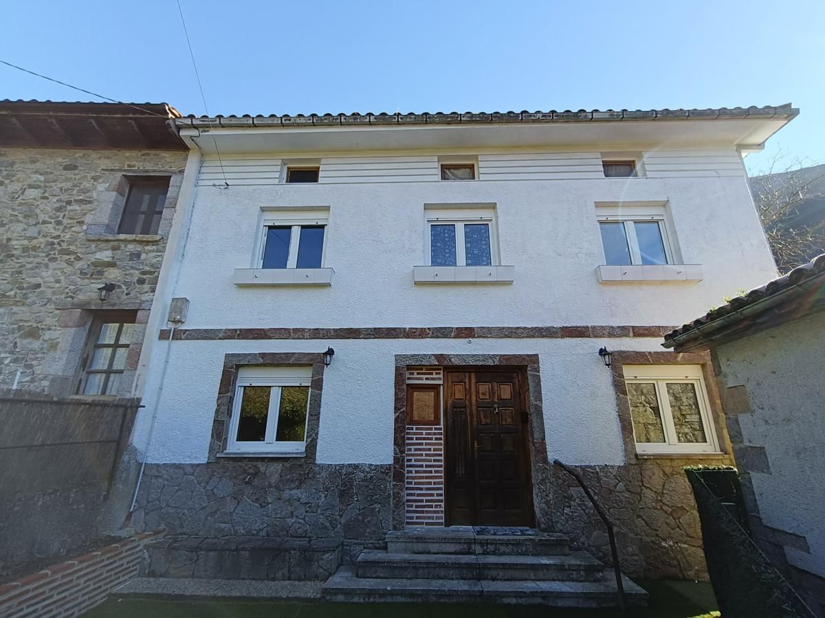 Geschakelde woningen in Llanes, te koop
