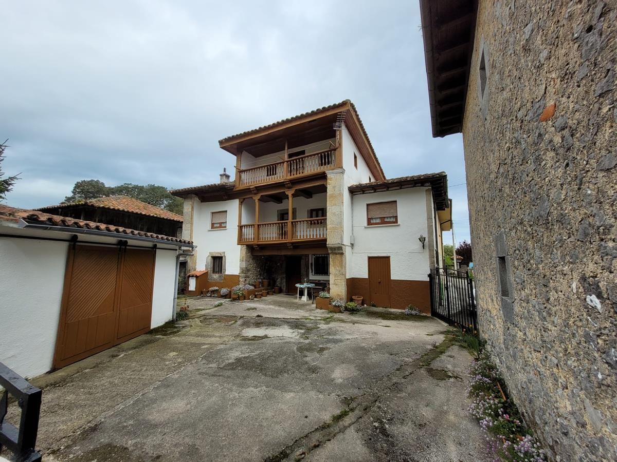 Casa adosada en Llanes, Lledias, venta