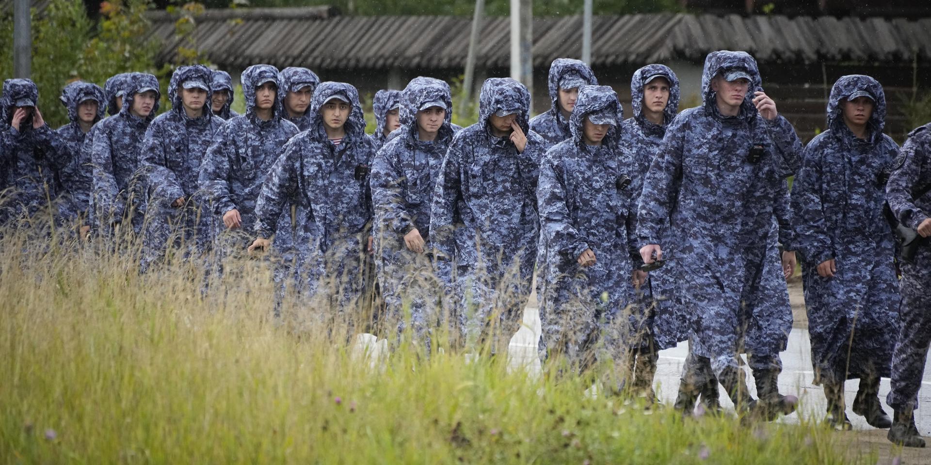 Росгвардия начала принимать на службу наемников ЧВК из числа помилованных заключенных