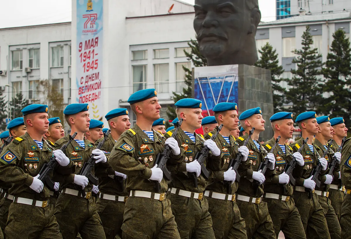 парад победы 50 лет в москве