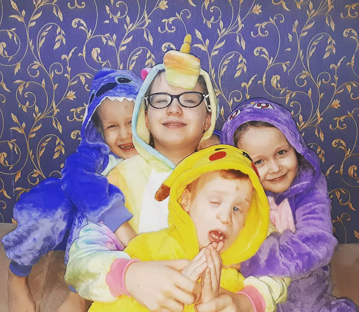 Максим с братом и сестрами