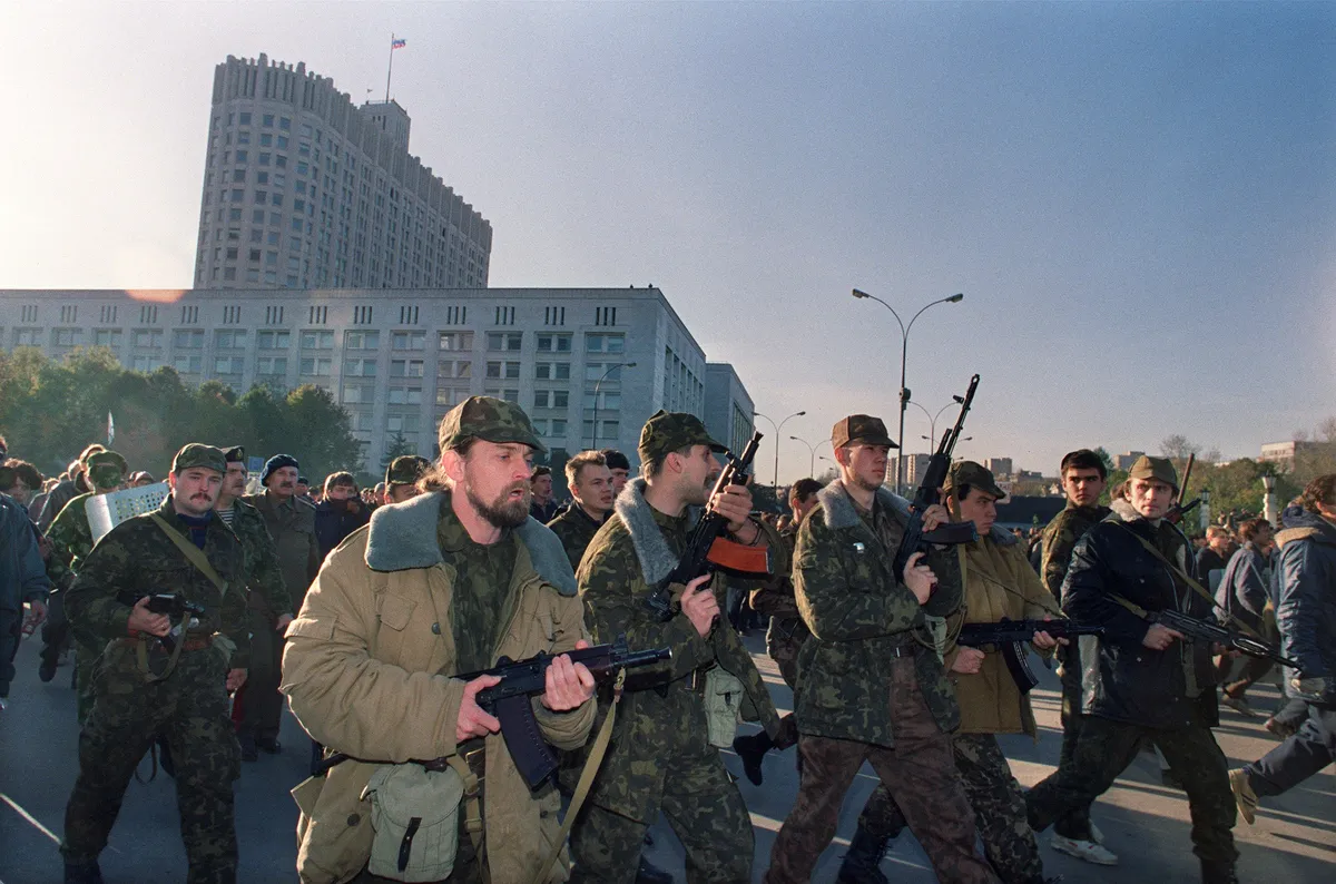 белый дом в москве обстрел