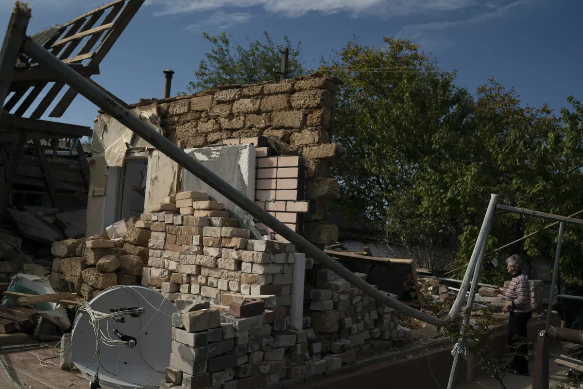 Многие жители Большой Александровки до сих пор живут в подвалах