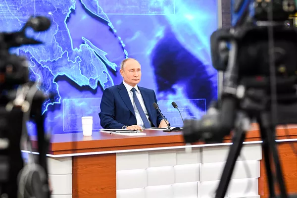 18 прямых линий Путина. Какие обещания россиянам не сдержал президент и какие успехи государства преувеличил