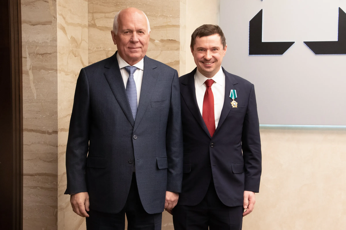 Sergey Chemezov (left) and Vasily Brovko