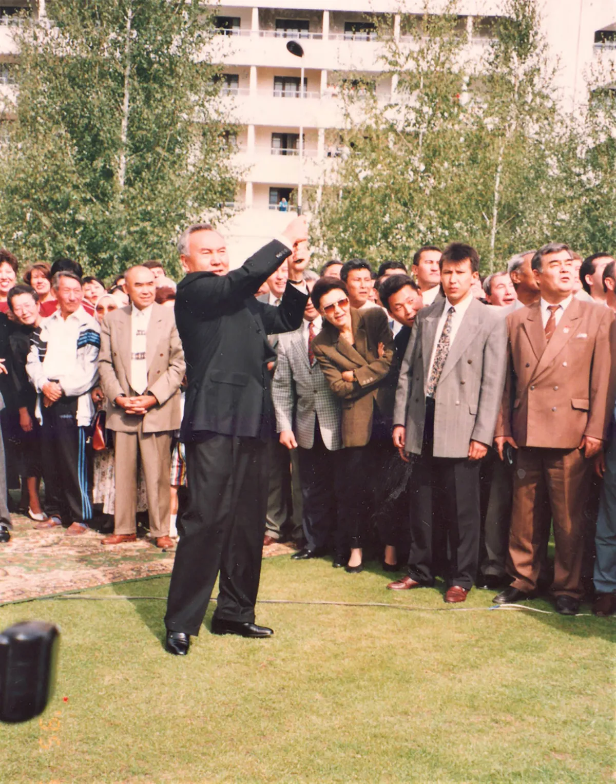 Назарбаев играет в гольф в клубе Nurtau, который принадлежит его фонду «Елбасы»
