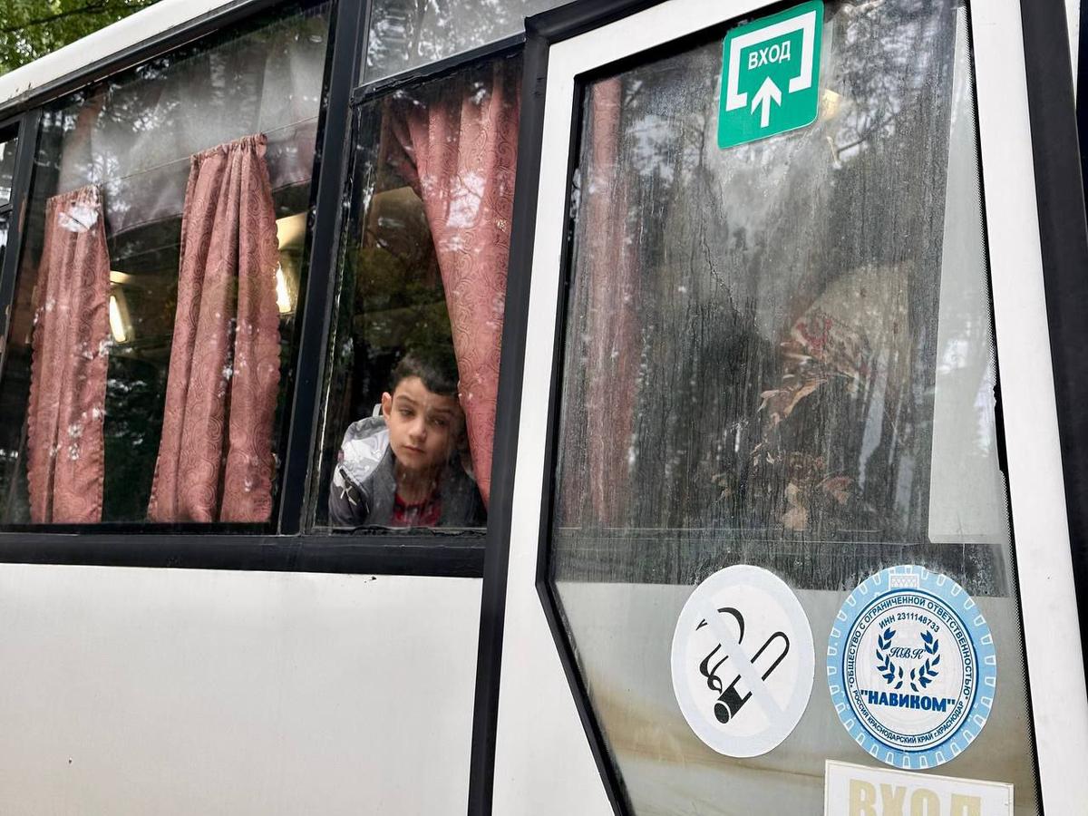 Мальчик из Шебекинского района в эвакуационном автобусе
