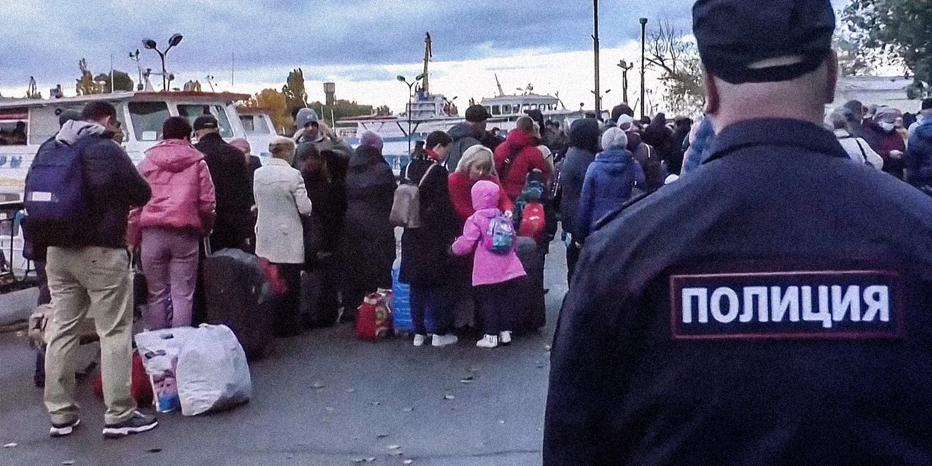«Военные выгребают мешками все из магазинов». Что сейчас происходит в Херсоне